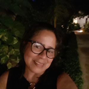 Meet your Posher, Bethania